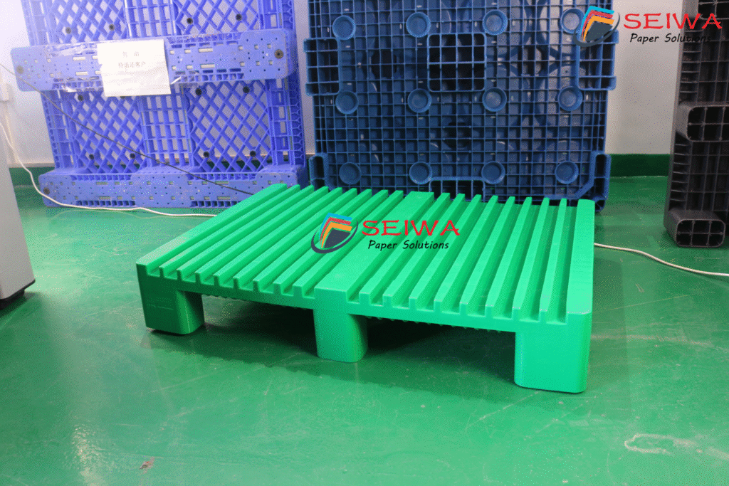 pallet-nhua-ranh-2